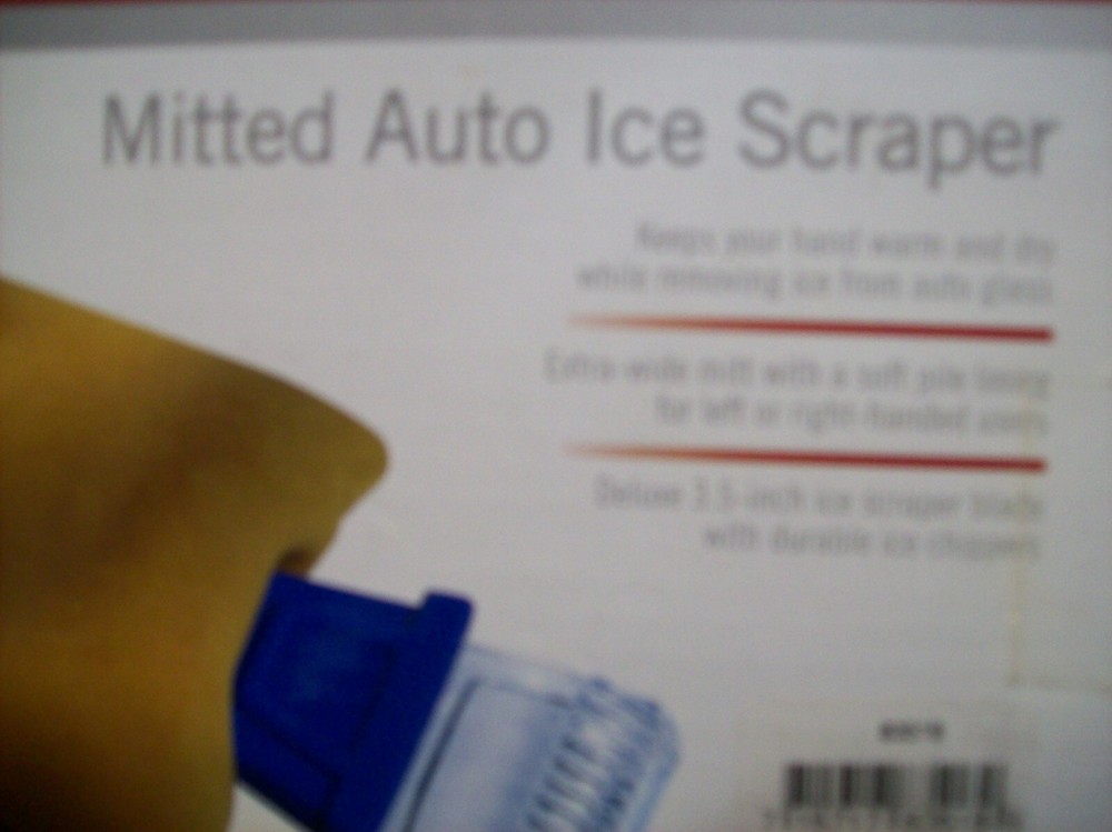 Mitted Auto Ice Scraper ...EBR