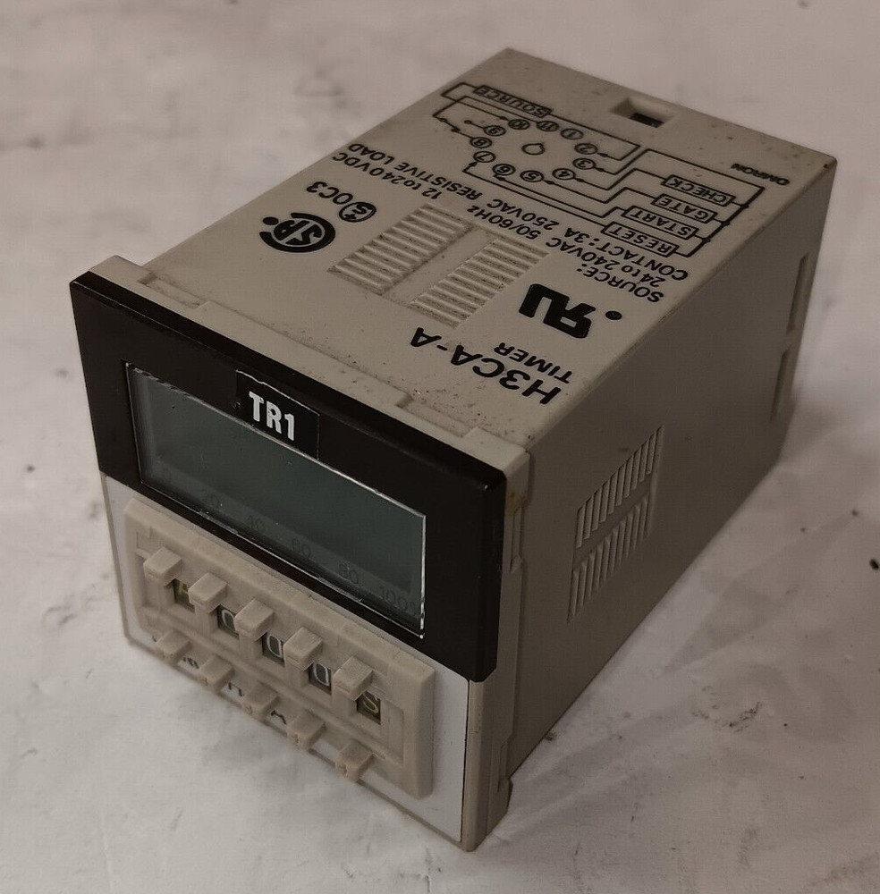 OMRON H3CA-A TIME DELAY RELAY 3 AMP 240V AC/DC
