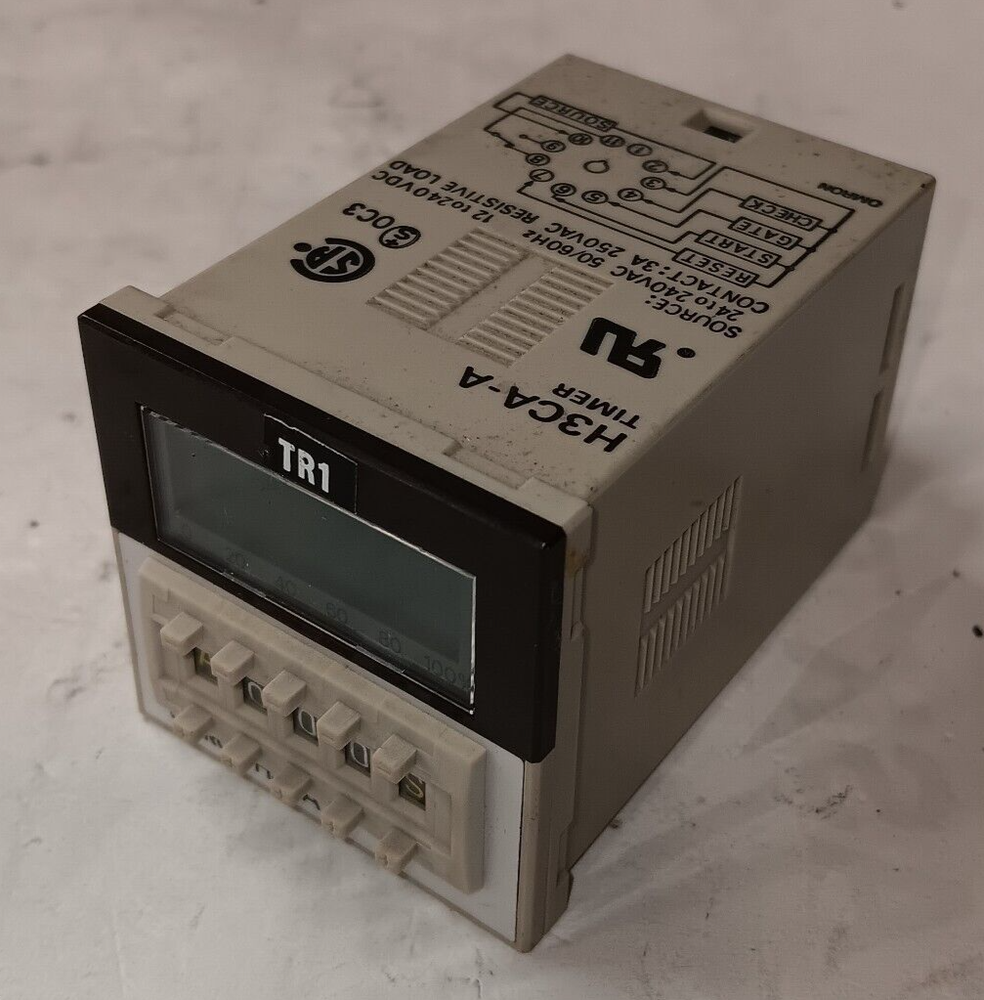 OMRON H3CA-A TIME DELAY RELAY 3 AMP 240V AC/DC