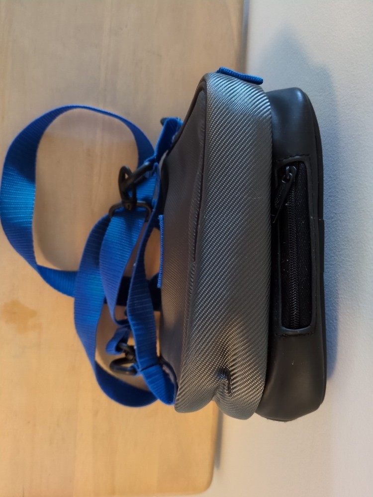 Case Logic CD Player Blue & Gray Carrying Case W/3-Pockets & Adjustable strap