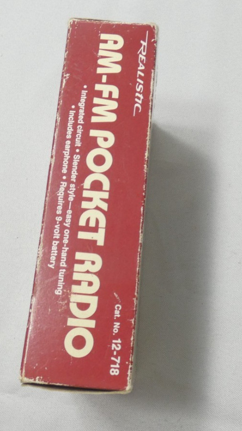 Vintage Radio Shack Realistic 12-718 AM/FM Transistor Radio w/Box Tested Works