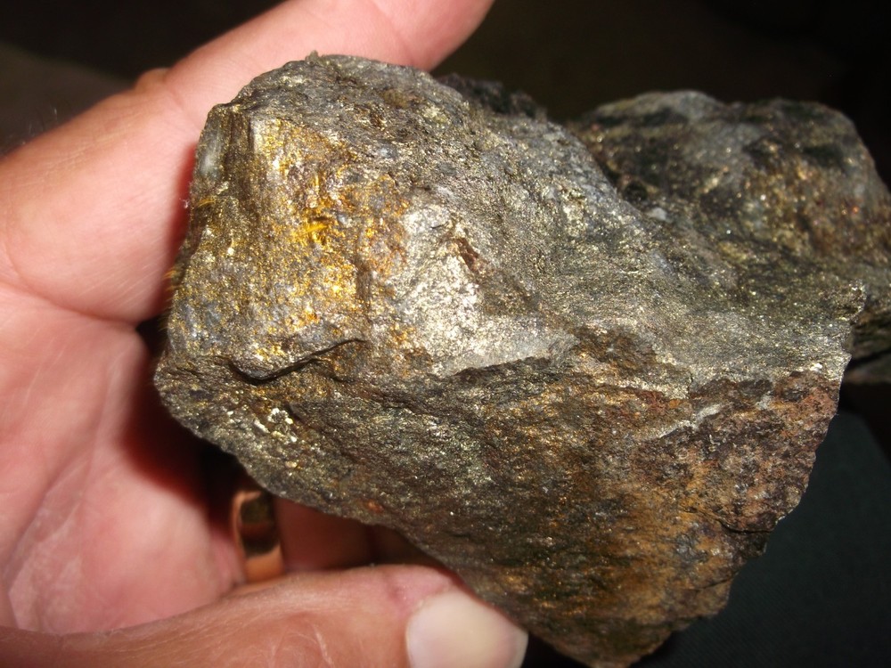 Gold, silver, copper, 686 grams samples ,ore high grade .