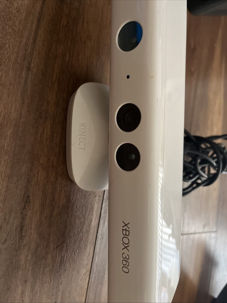 Genuine White Microsoft Xbox 360 Kinect Sensor - Model 1414 - Pre-owned