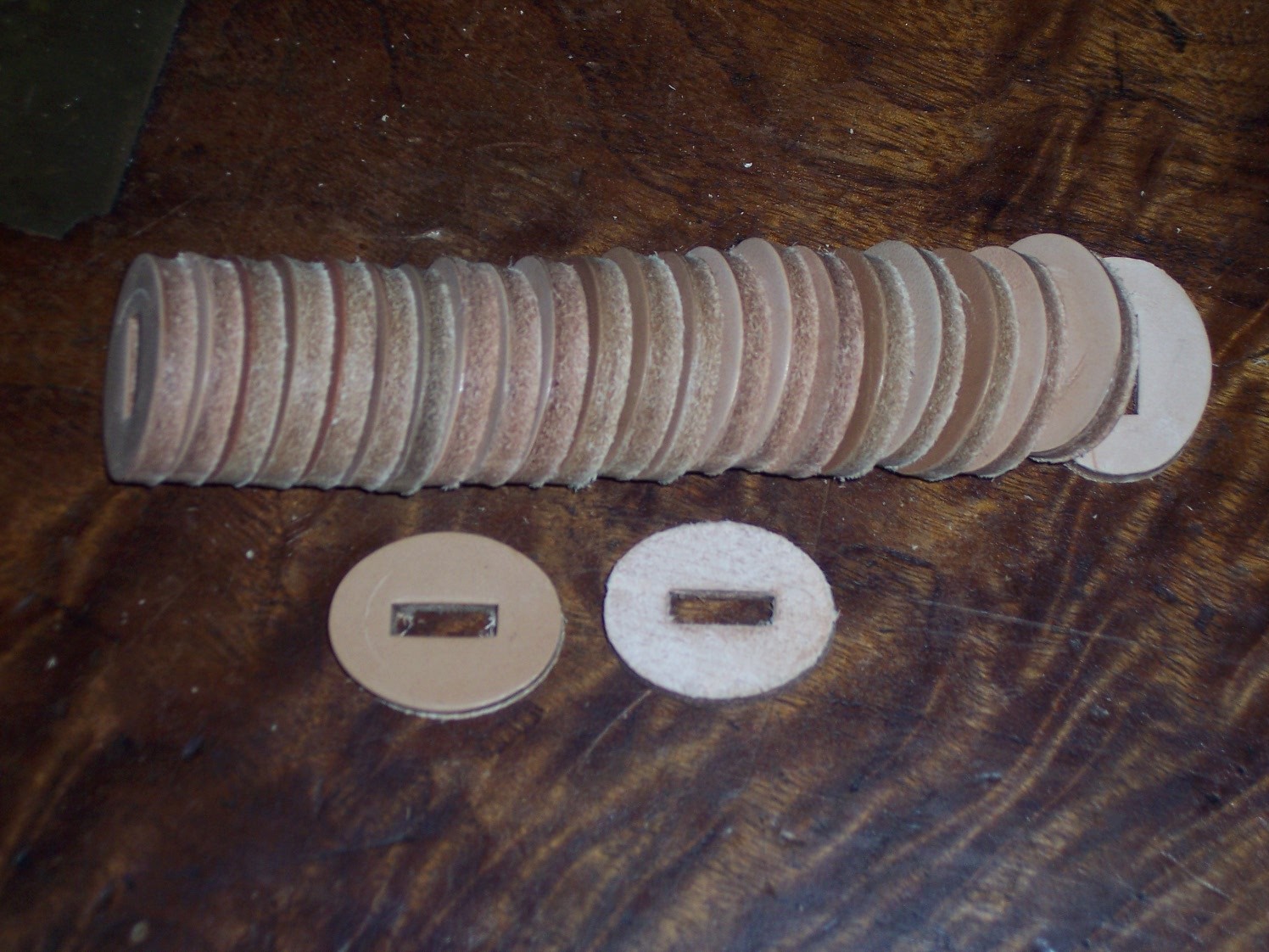 WW2 CAMILLUS M3 KNIFE / BAYONET HANDLE LEATHER SPACERS !