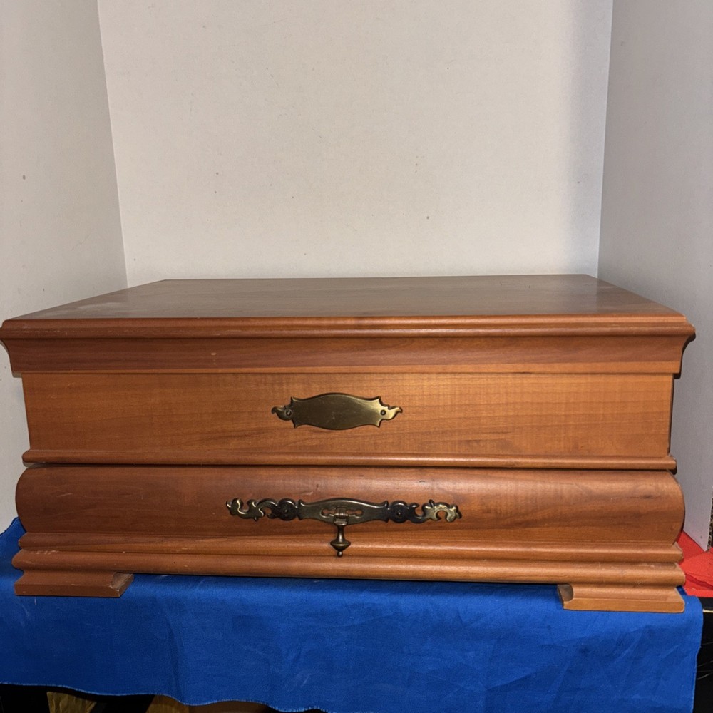 Pacific Silvercloth Anti-Tarnish Wood Flatware Storage Chest W/Drawer- Read