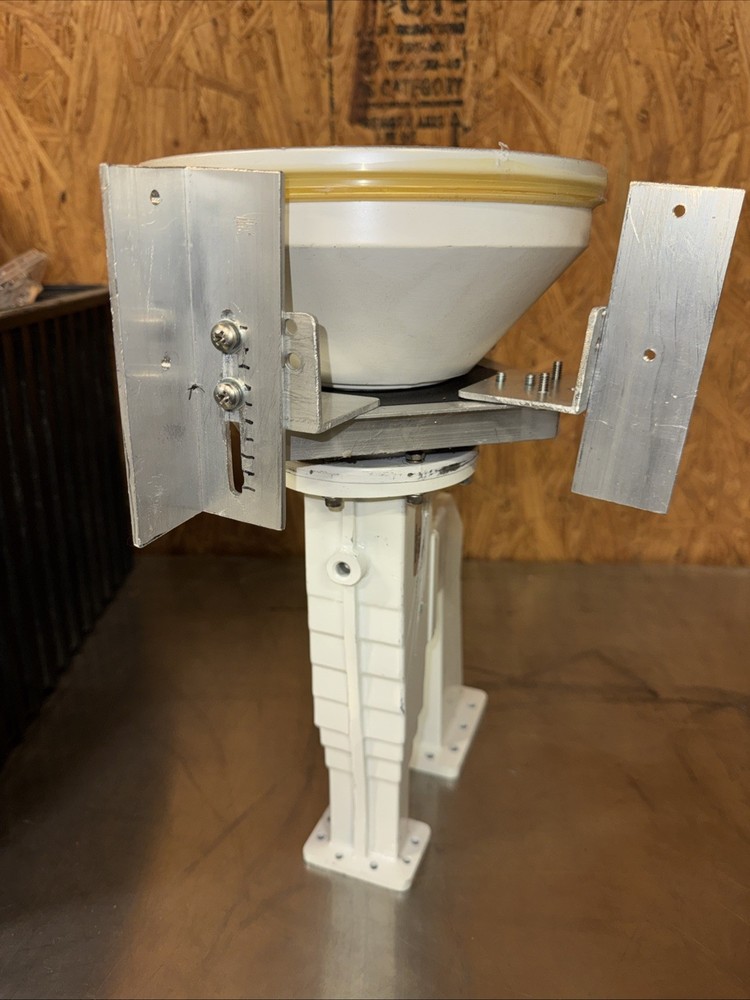 GD Satcom RF Feed + Compact Parabolic Reflector on Fixed Mount *UNTESTED* maof