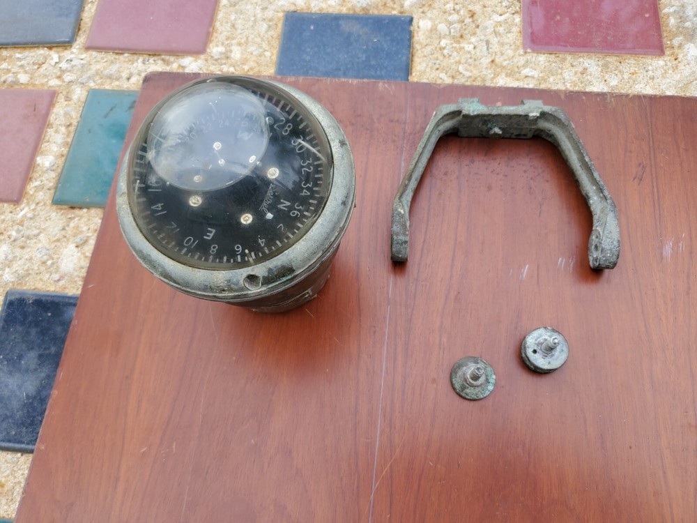 Vintage SESTREL brass Compass