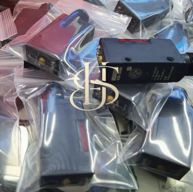 1PCS For OMRON E3S-AD88 Optoelectronic Switch Fast shipment