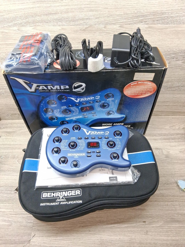 Behringer V-AMP 2 Virtual Guitar Amplifier Effects Processor w/ Footswitch & Bag
