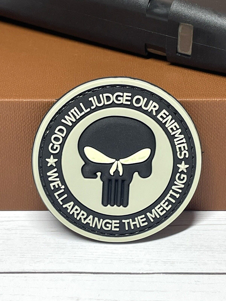 PVC Tactical Morale Patch - Punisher Skull Patch - Eyes Glow Gun Patch