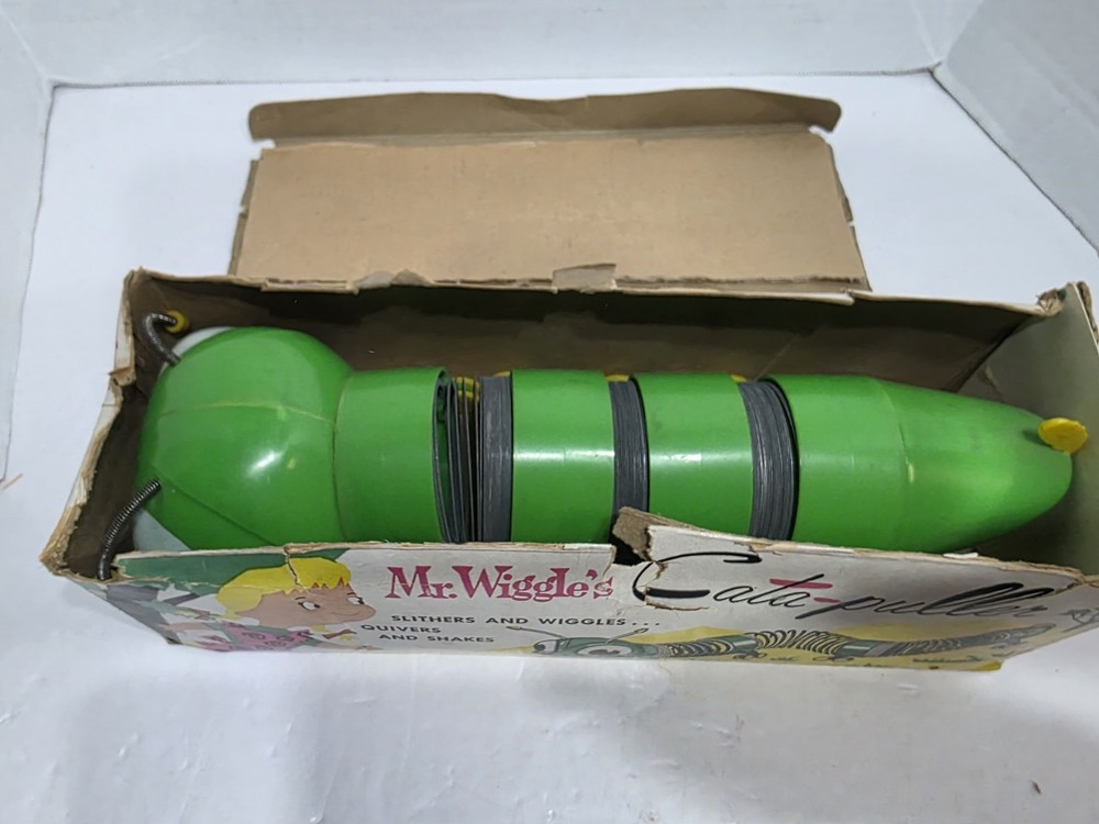 MR. WIGGLES CALA-PULLER SLINKY PULL TOY BOXED BY WILKENING SHARP