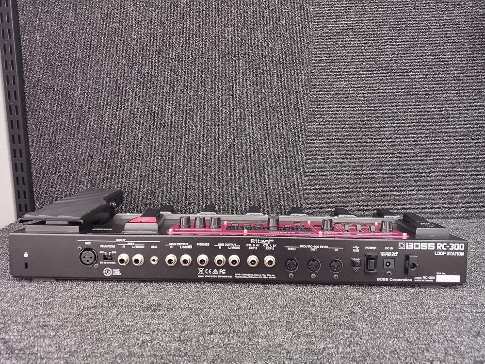 BOSS Model RC-300 Loop Station