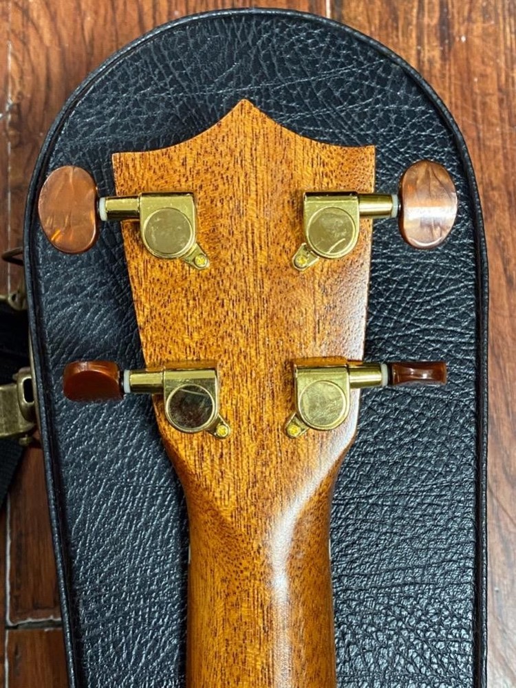 SONNY D KOA UKULELE W/ HARD CASE.