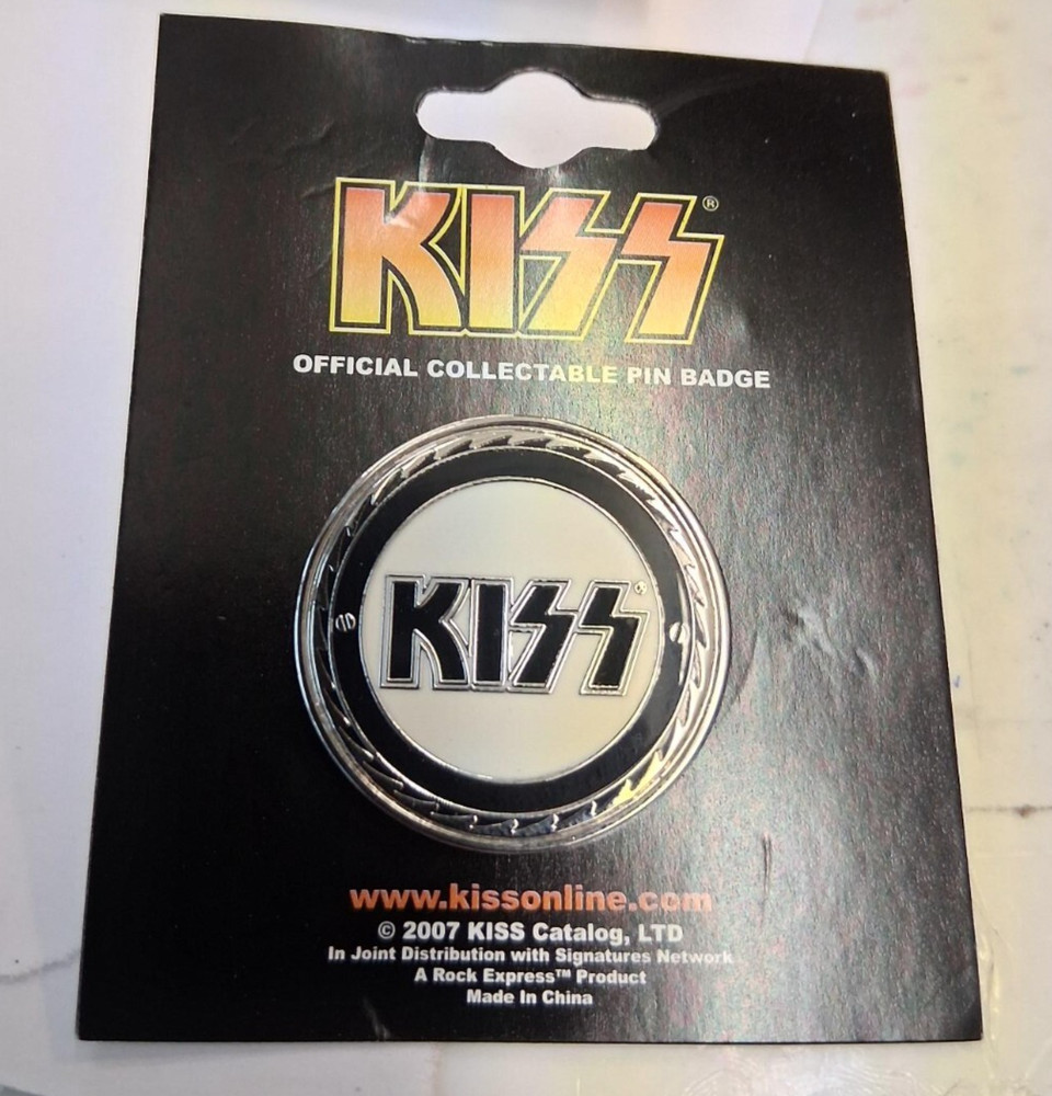 KISS LAPEL PIN  NEW    OOP  RARE FUTURE COLLECTIBLE