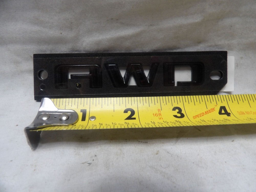 Emblem Black - AWD