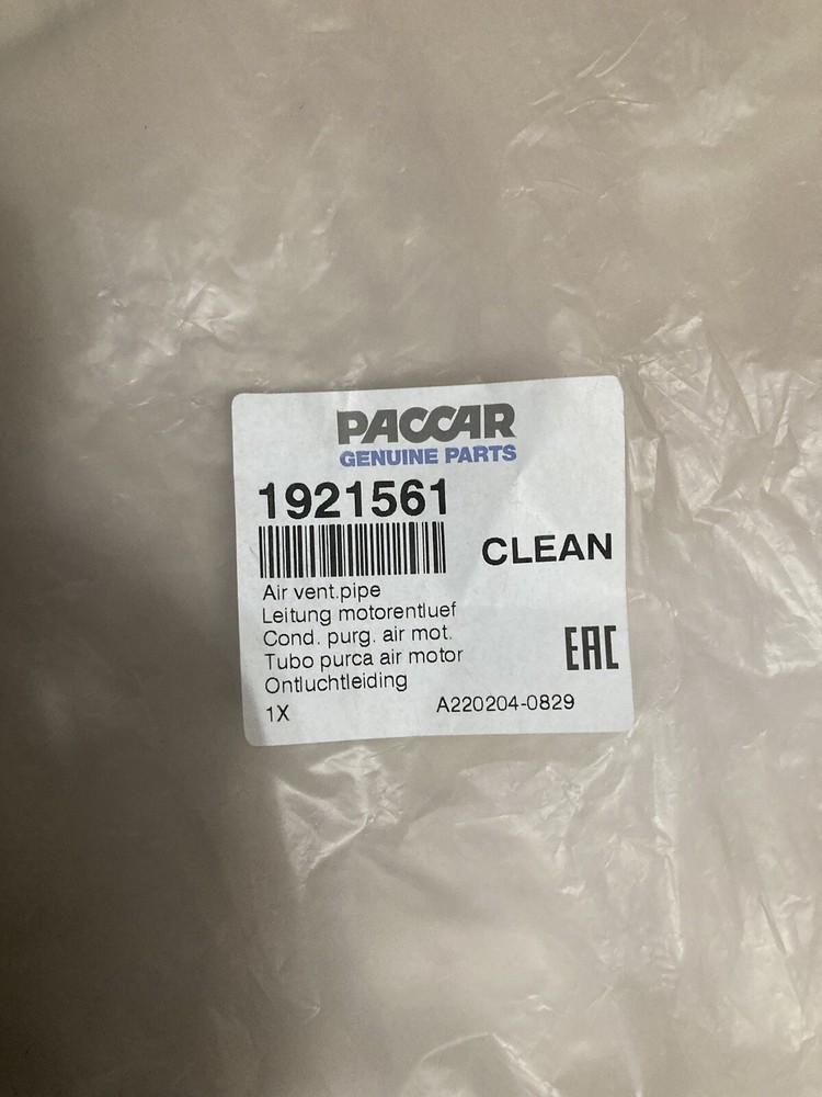 Paccar 1921561 Crankcase Ventilation Pipe