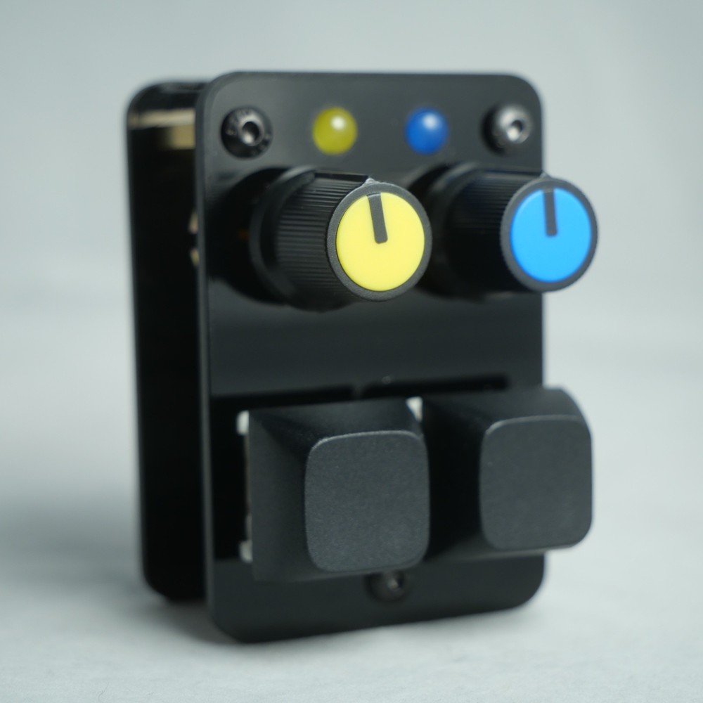 madMidiMiniClassic Midi Controller 2 buttons, 2 potentiometers, 2 LEDs