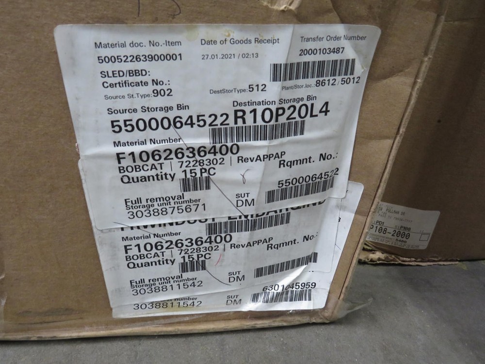 7228302 HOSE AIR INTAKE KT207