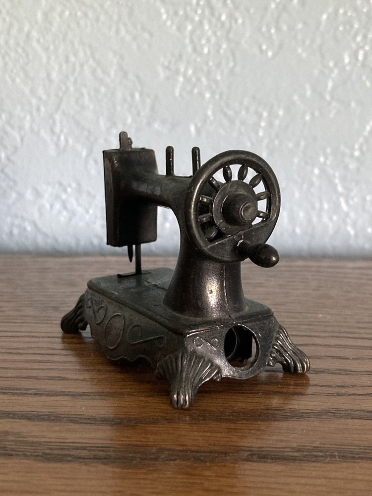 Vintage Sewing Machine Pencil Sharpener