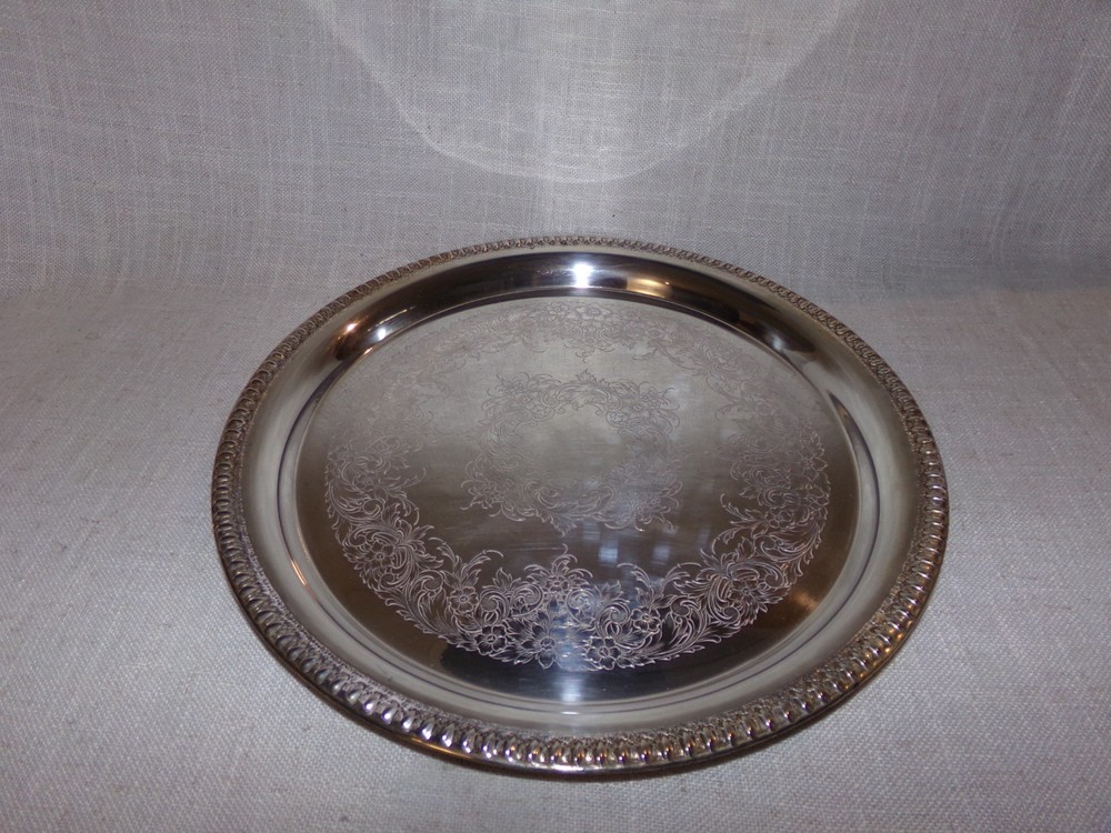 Wilcox International Silver Co. Round Silver Plated Serving Platter Tray 12.25"