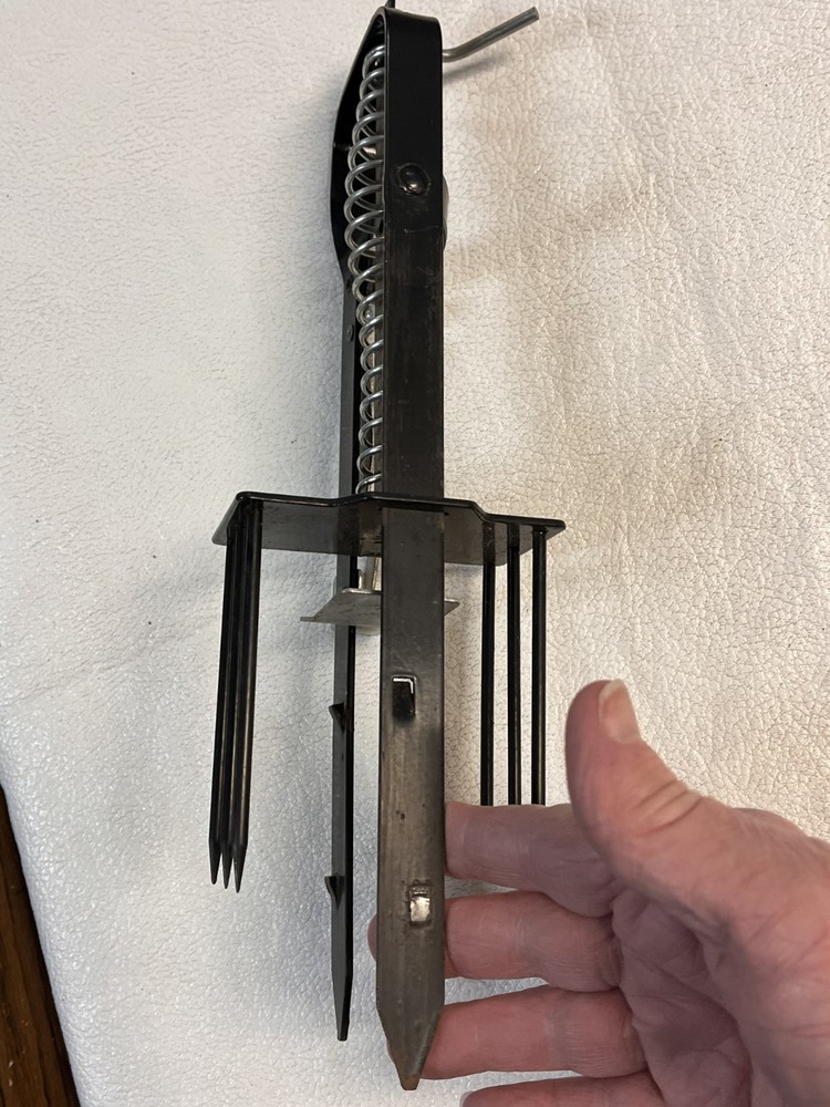 Sweeney's Deadset Black Mole Spring Trap Pest Control Non-Chemical Kill Trap