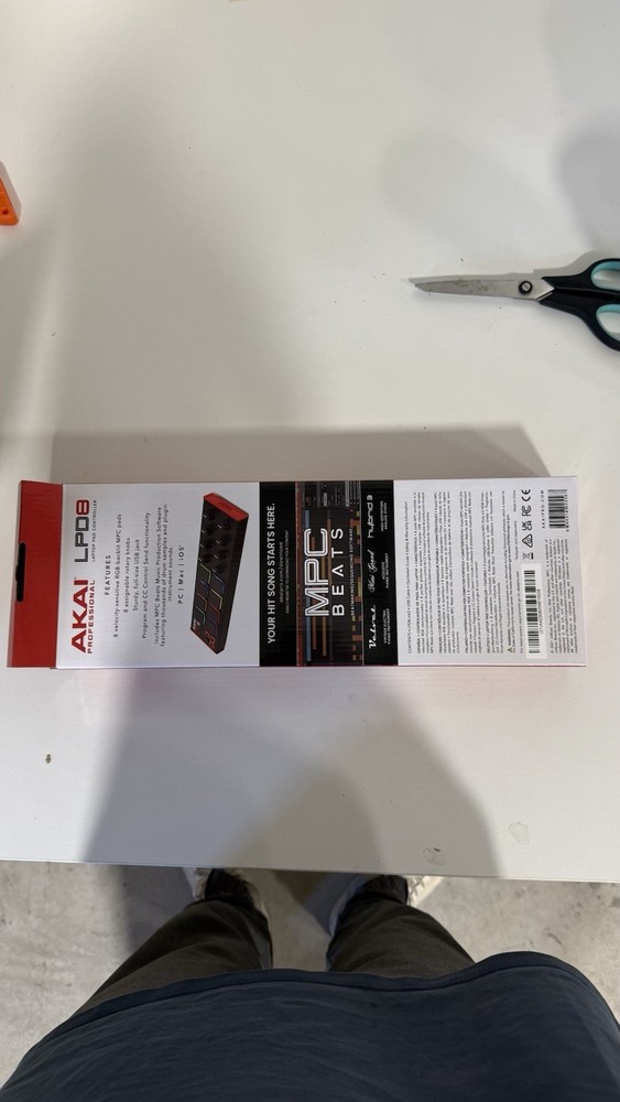 Akai Professional LPD8 MIDI Controller 8 Pads 8 Knobs USB PC/Mac/iOS