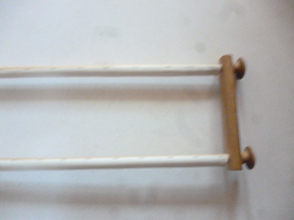 E-Z Stitch Needlework Wood Scroll Frame Rods 20" X 1/2", 6” Extender Bars, Knobs