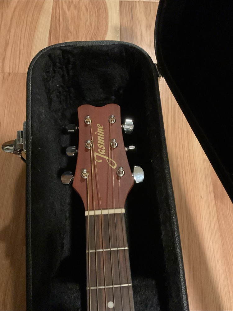 Jasmine Dreadnought Acoustic Guitar 6 String w/ GEARLUX Case Picks, Strings