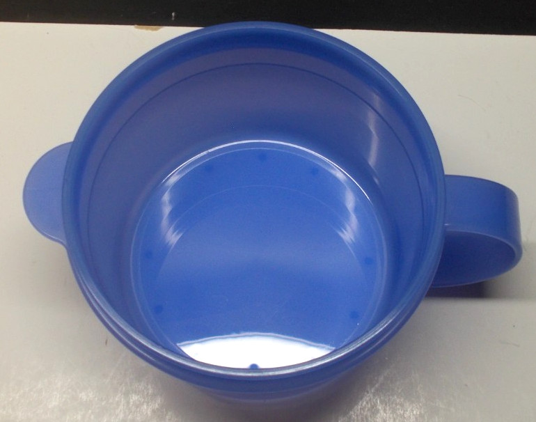 Tupperware 3155A & 2645A Vented Microwave Containers 2 & 2 1/2 Cups Blue & Red