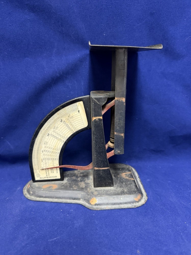 Vintage Superior Postal 4 Pound Scale