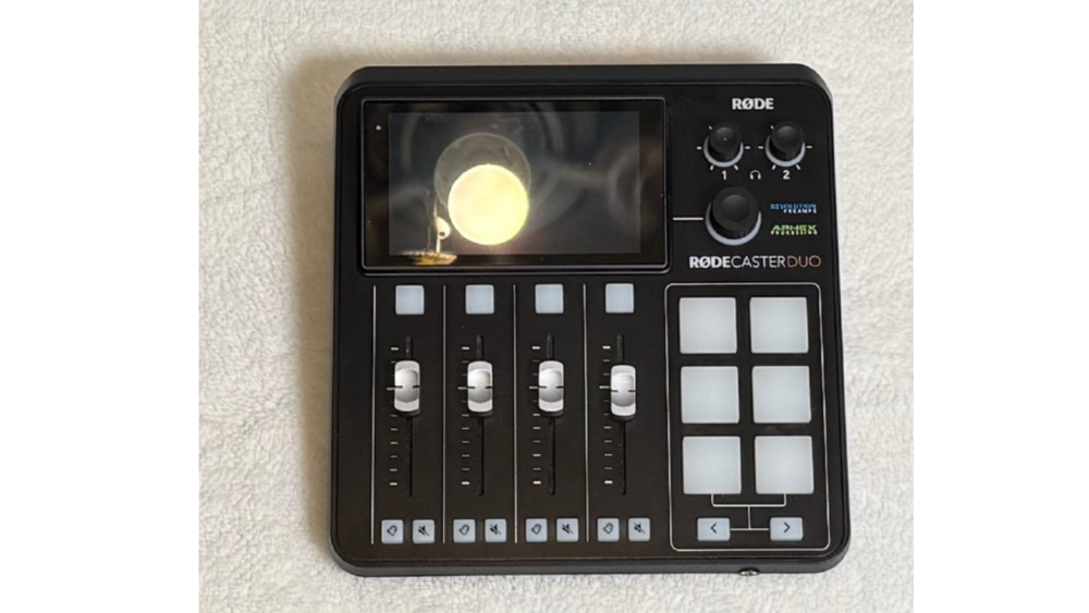 Rode RODECaster Duo Streaming Mixer and PodMic PSA 1+ Bundle