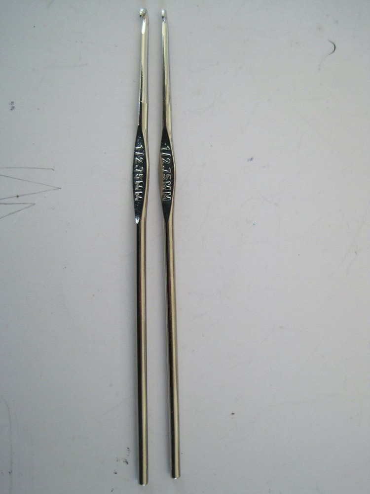 Crochet Hooks 1/2 75MM Lot 2