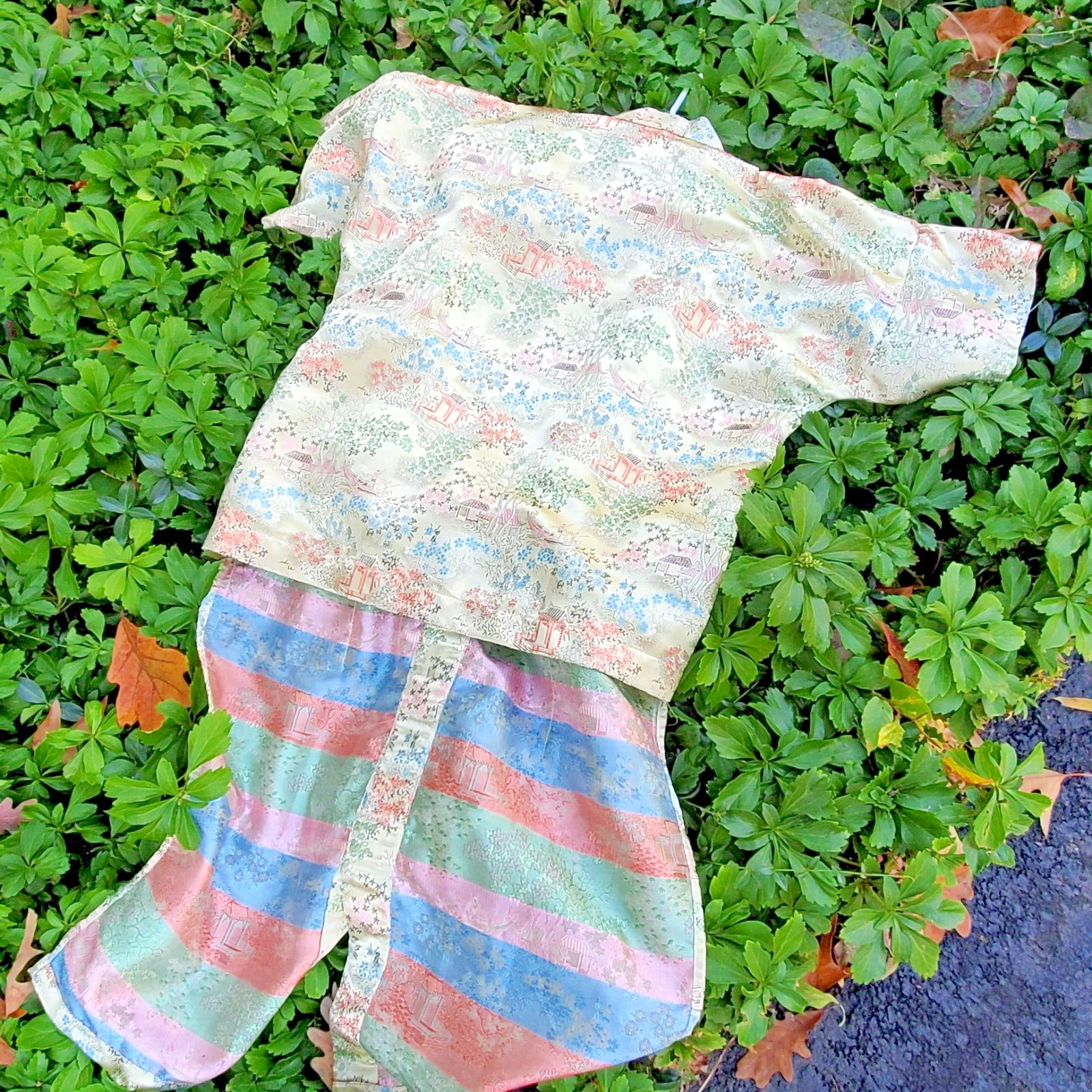 Greater Shanghai Hi-Low Kimono House Dress Vintage V-Neck Gold Brocade Size L