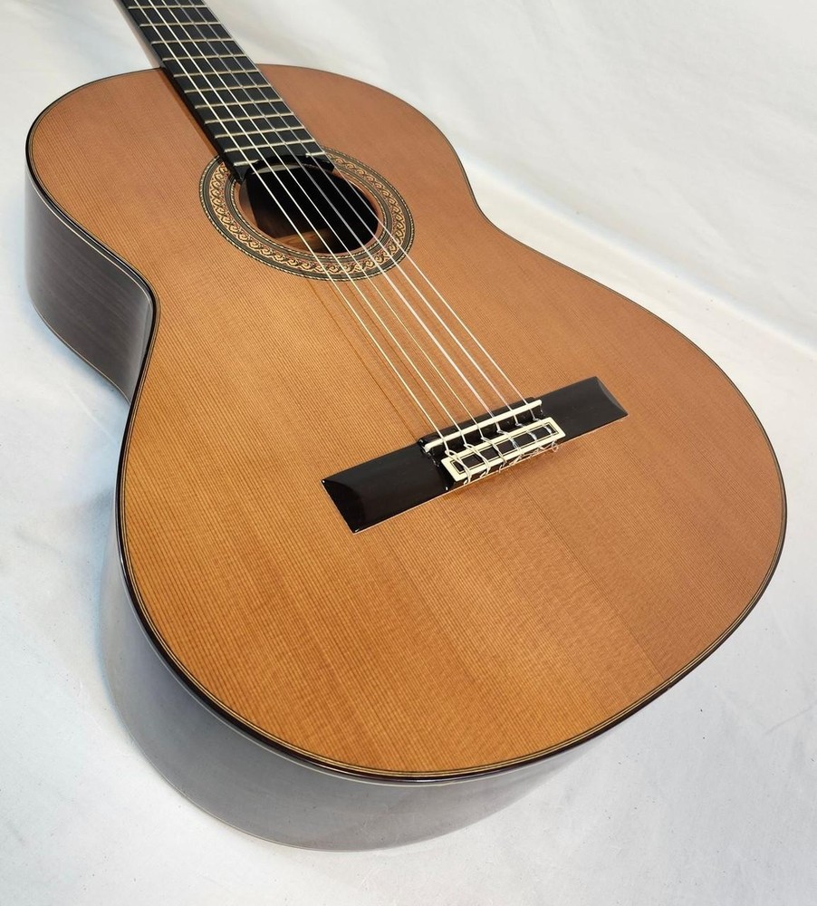 Jose Ramirez Pre Owned 1995 Vintage R4 all Solid CLassical Guitar With Case