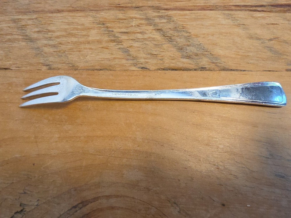 6 IS Gramercy Pattern Silverplate Cocktail Forks VICTORS. CO. AI