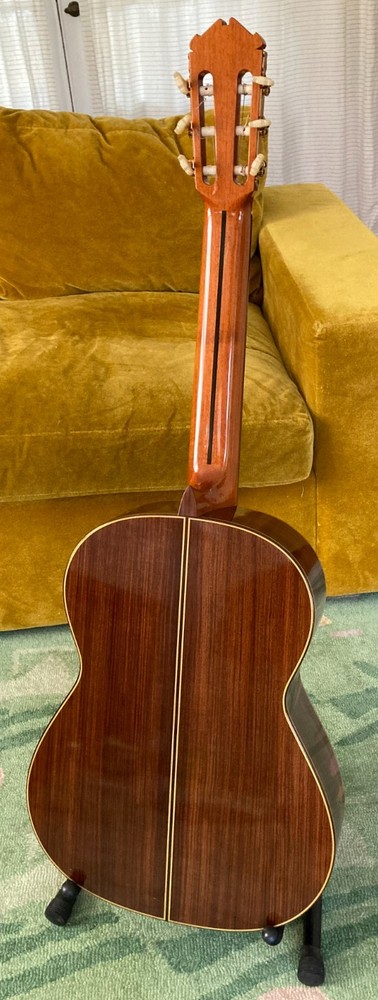Mitsuru Tamura classical guitar No. 1500 – 1976 – solid wood, signed