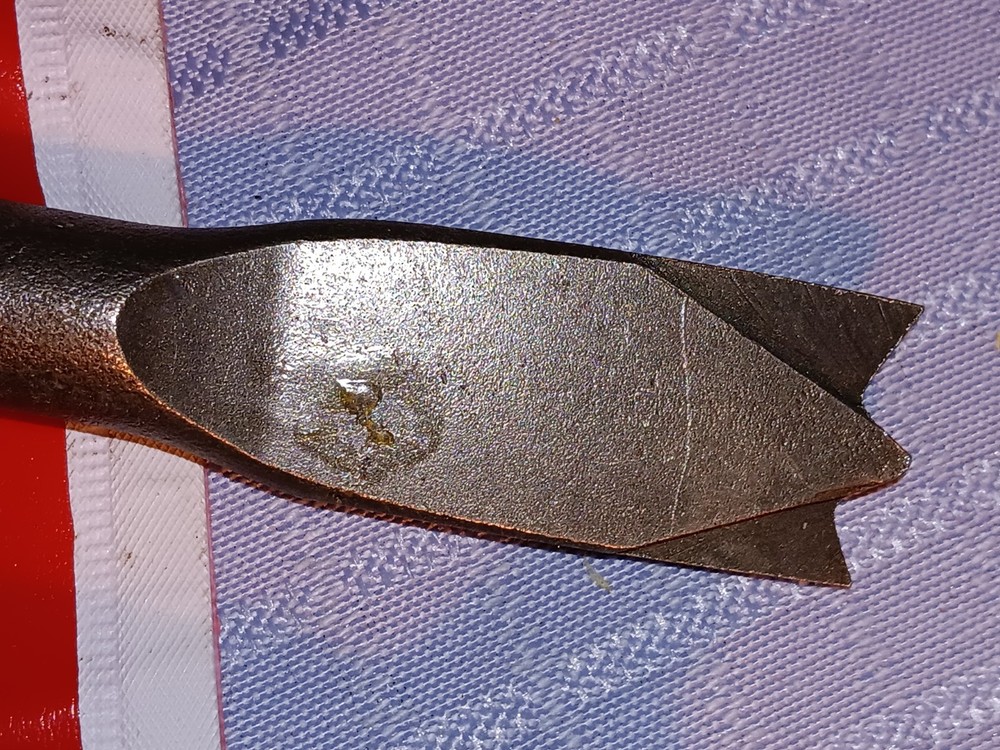 P t c six piece air chisel , set. Q Quick change.