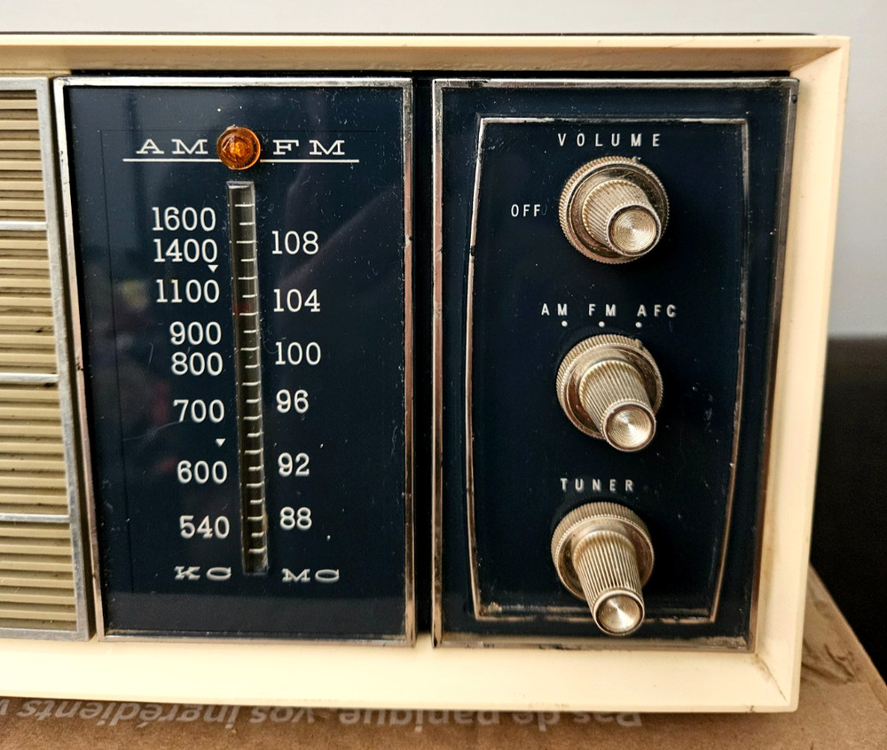 AGS High Fifelity Radio Vintage