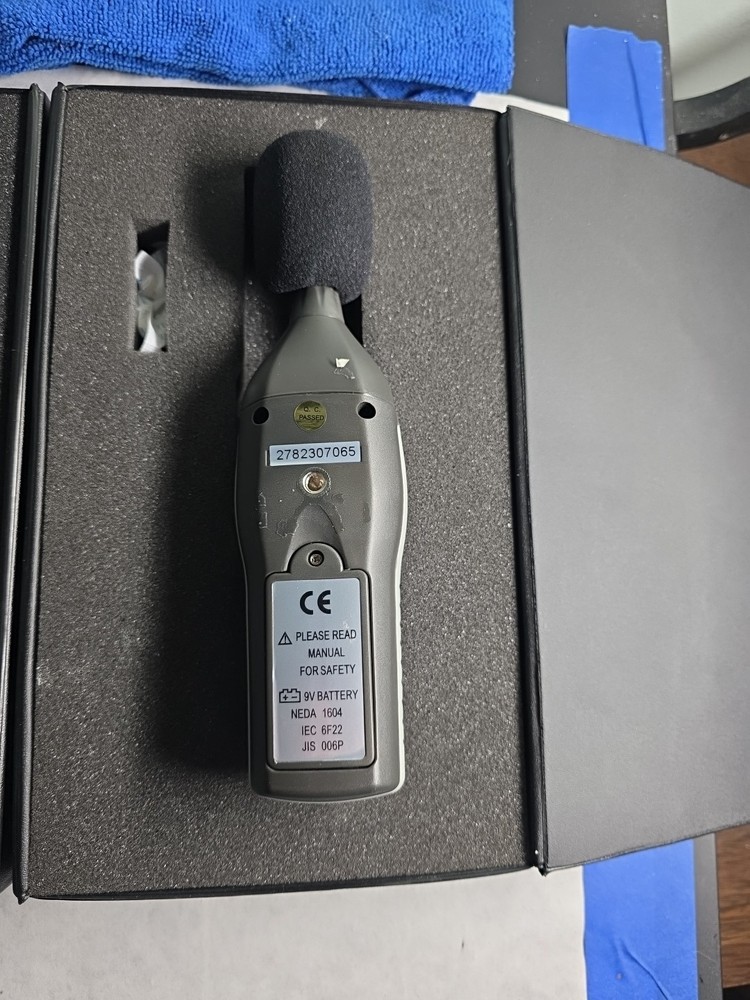 2-Professional High Accuracy Sound Level Meter 30dB-130dB Measuring Range