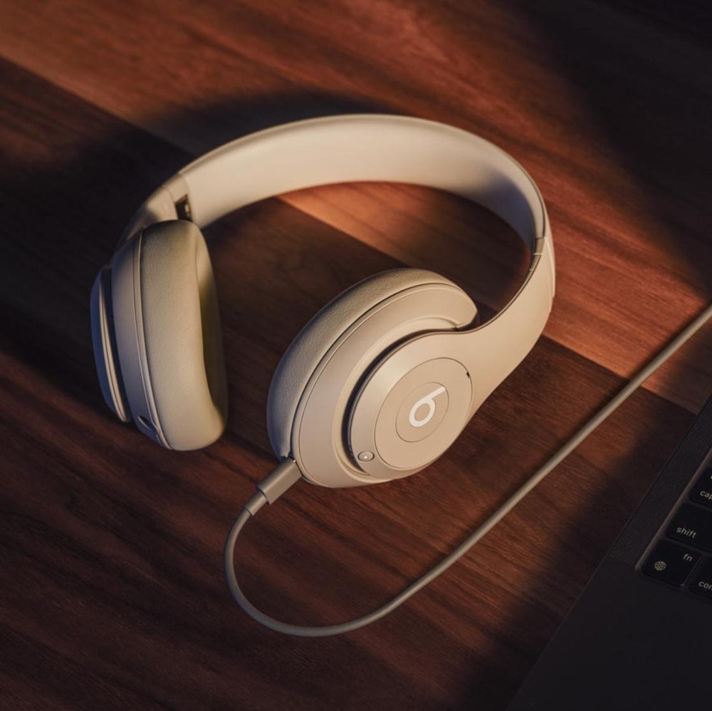 USA - Beats Studio 3 - Studio Pro - Wireless Bluetooth Headphones Over Ear