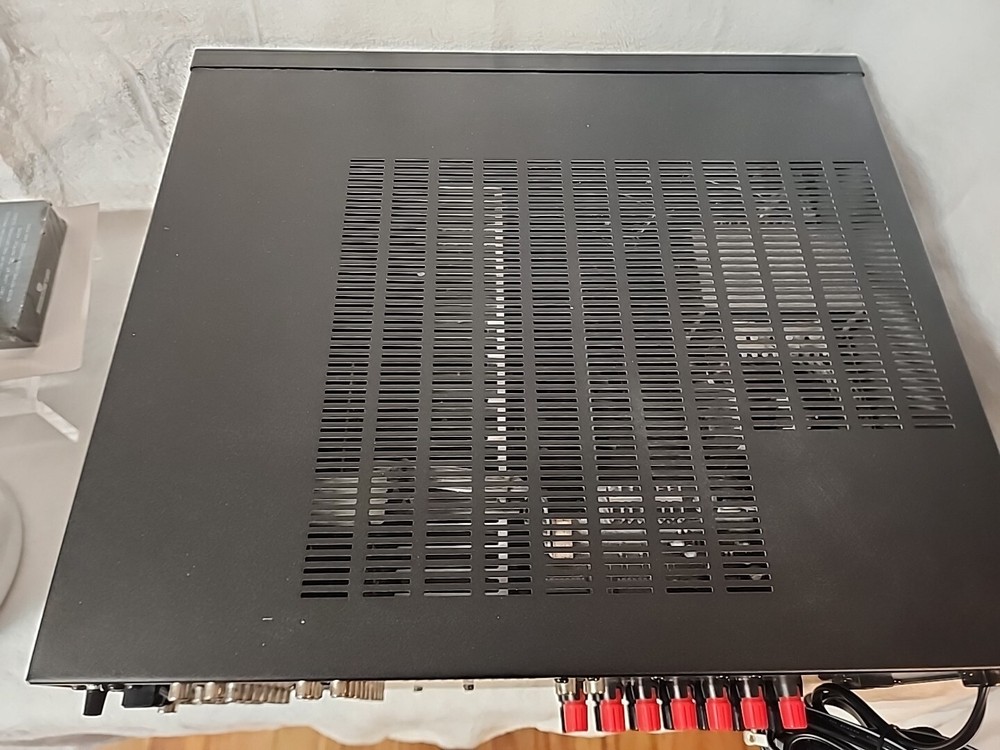 Denon AVR-1802 Receiver Bundle with Remote, Loop & Manual. Tested