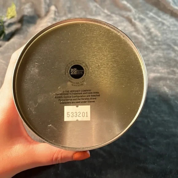 VTG Hersheys Valentines Tin