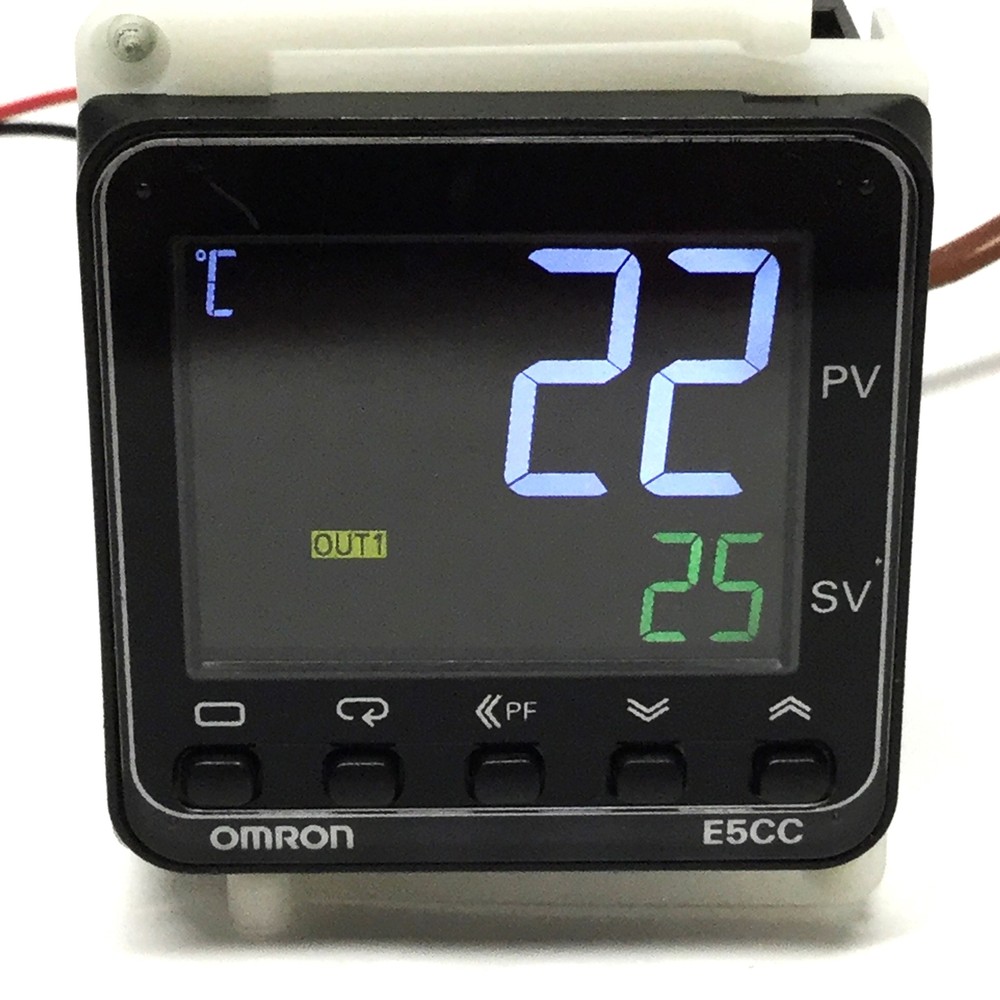 Omron E5CC-QX3D5M-006 Temperature Controller 24V, Pulsed DC, Analog Transfer Out