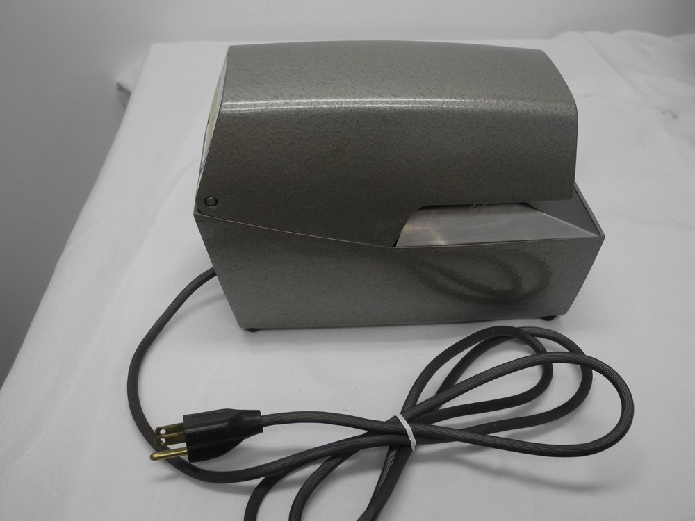 RAPIDPRINT AR-E DATE/TIME STAMP RECORDER W/KEY. TESTED GOOD KEEPS TIME