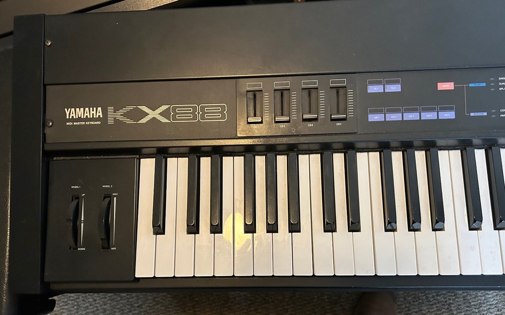 Yamaha KX88 MIDI Master Keyboard Controller