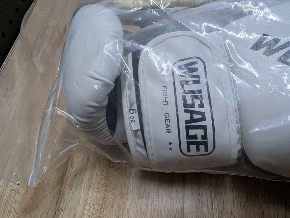Wusage Boxing Gloves for Sparring/Competition, 6 oz