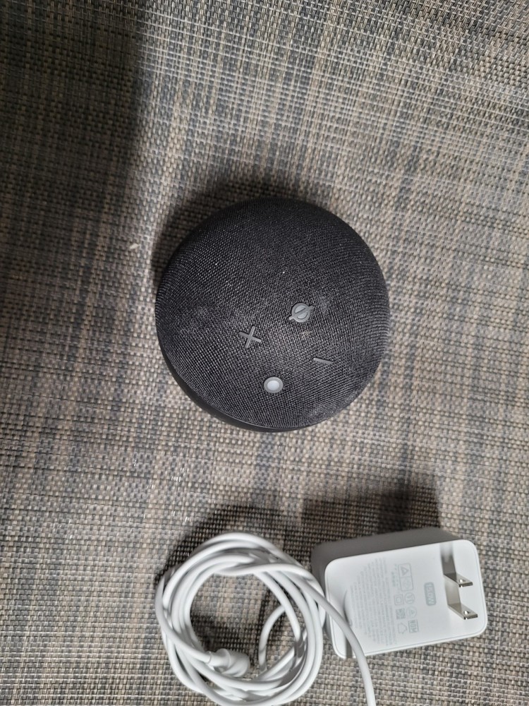 GENUINE Amazon Echo Dot Alexa 2022 Smart Speaker - Black C2N6L4