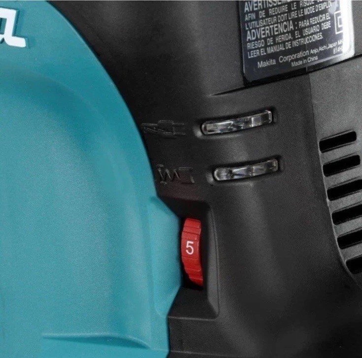 Makita 11 lb. SDS‑MAX Variable Speed Demolition Hammer W/ Hard Case (HM0870C)