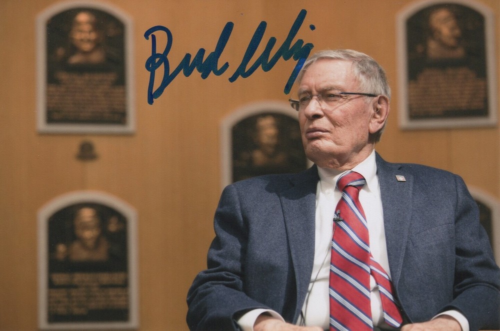 MLB Commissioner Bud Selig Signed 8x10 Photo 4 COA