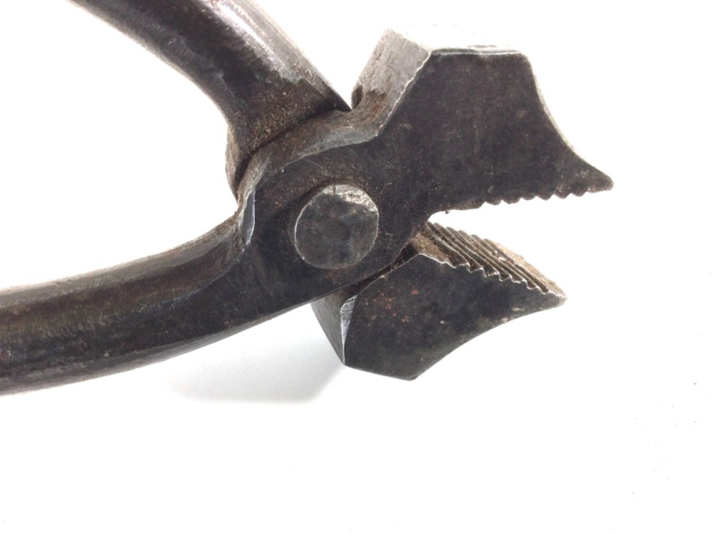 early steel pliers